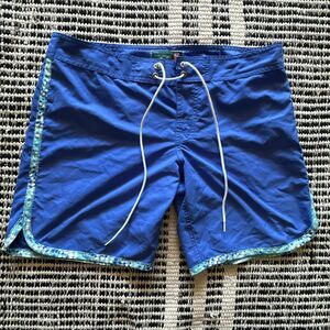 Carve Designs Size 6 Blue Board Shorts Beach shorts